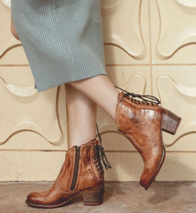 Bed Stu Xena in Tan Rustic