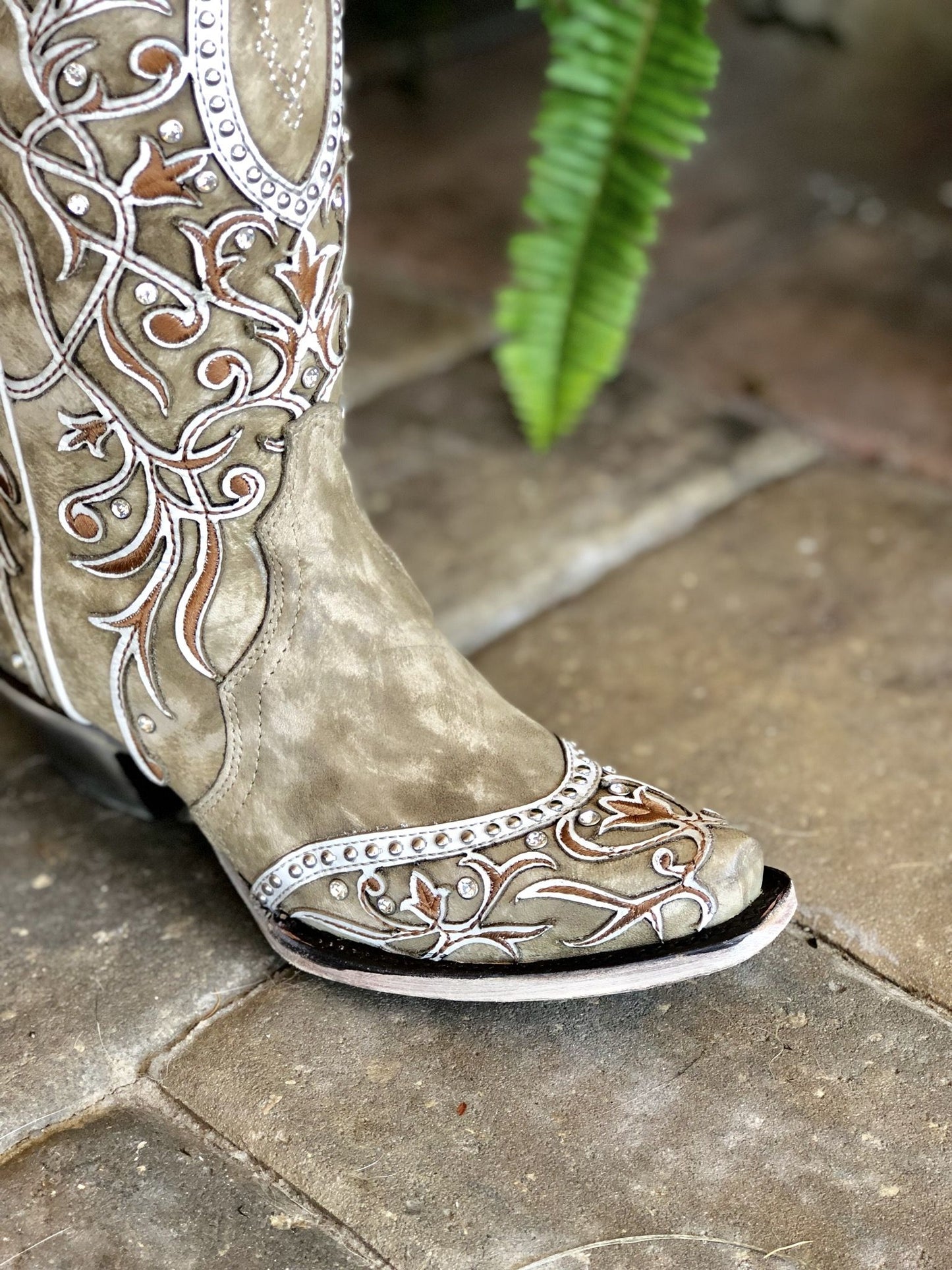 Corral White Overlay and Embroidered Studs and Crystals Boots