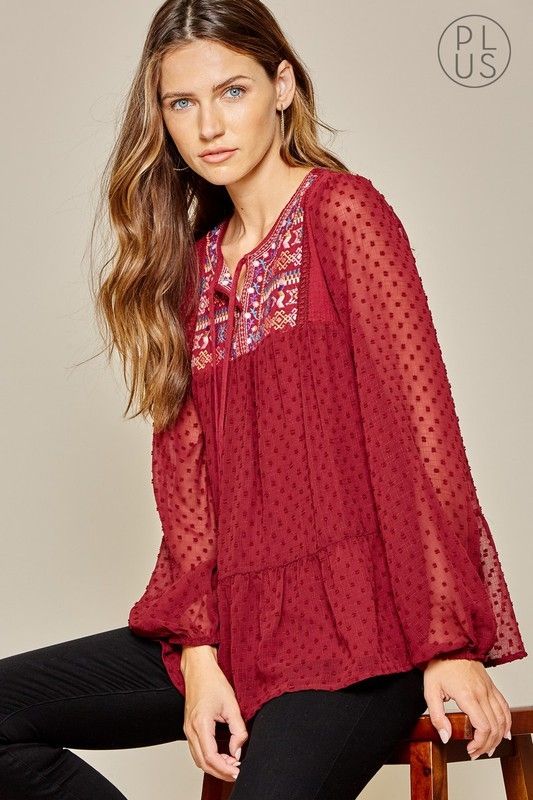 Embroider Woven Top Plus Size