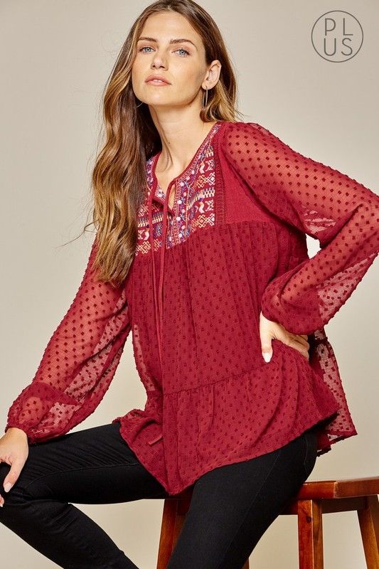 Embroider Woven Top Plus Size