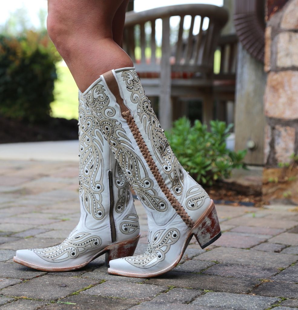 Corral White Laser Embroidery Studs Tall Top G1549
