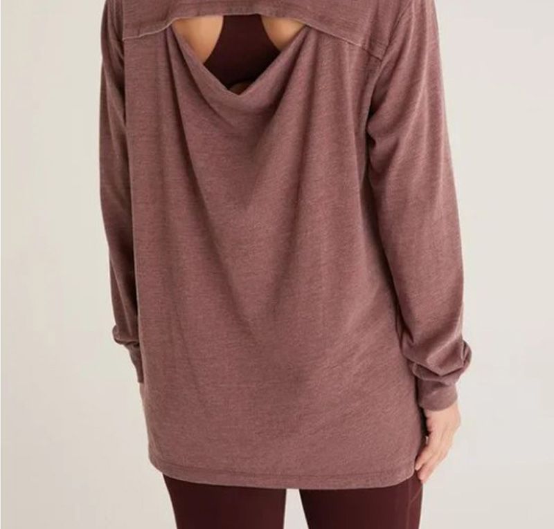 Cool Down Long Sleeve Top Activewear in Dark Cola